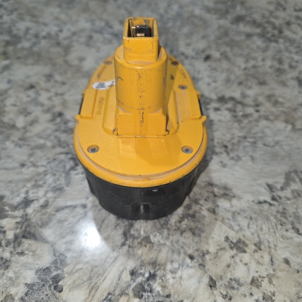 DeWalt DC9096 18V NiCd Battery - UNTESTED - For Parts or Repair